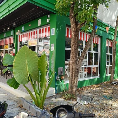 Central Perk Hotel Patong Exterior foto